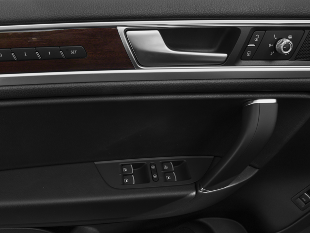 2017 Volkswagen Touareg V6 Sport 4Motion