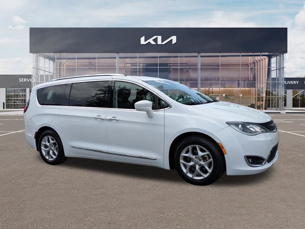 2018 Chrysler Pacifica Touring L Plus