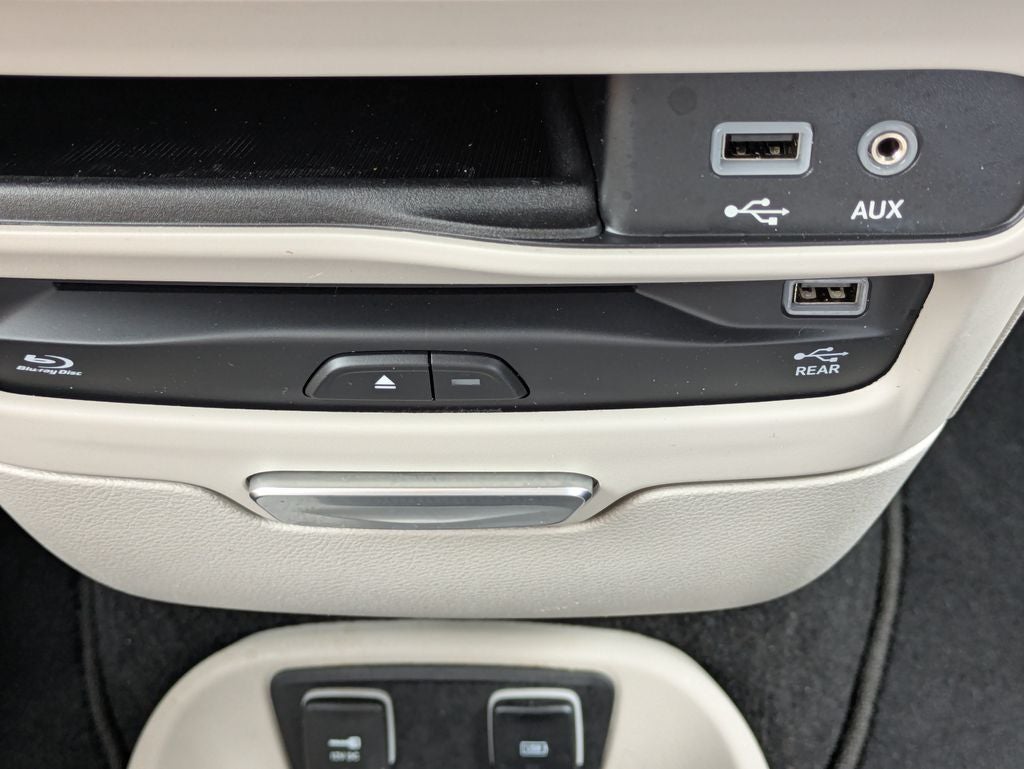 2018 Chrysler Pacifica Touring L Plus