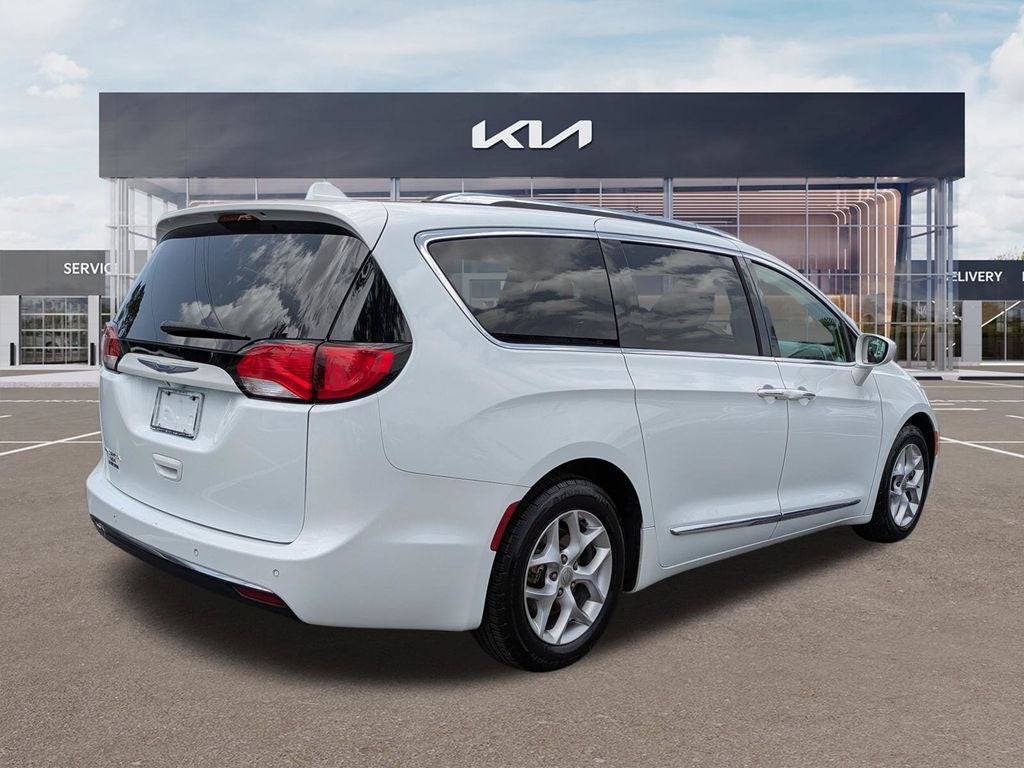 2018 Chrysler Pacifica Touring L Plus