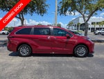 2022 Toyota Sienna XLE 8 Passenger