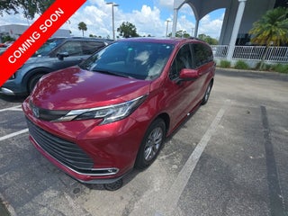 2022 Toyota Sienna XLE 8 Passenger