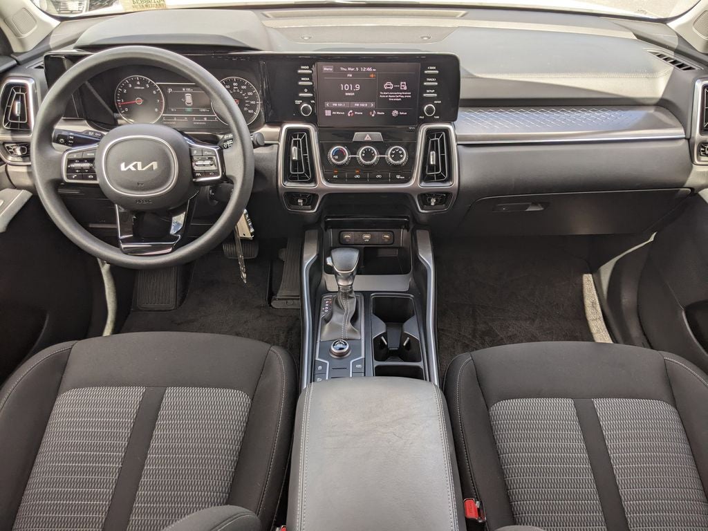 2023 Kia Sorento LX