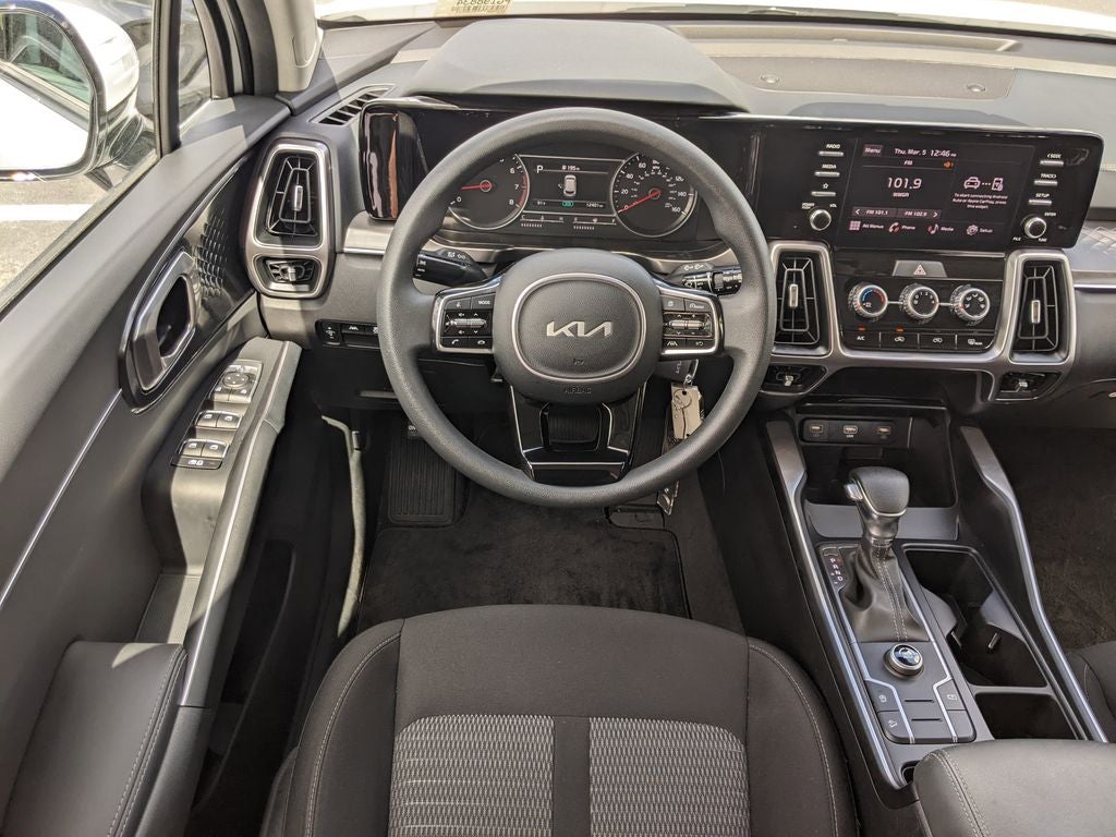 2023 Kia Sorento LX