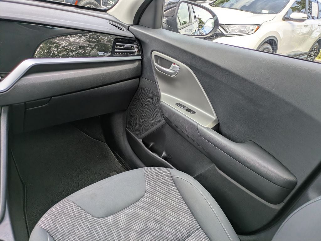 2022 Kia Niro LX