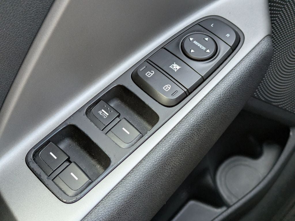 2022 Kia Niro LX