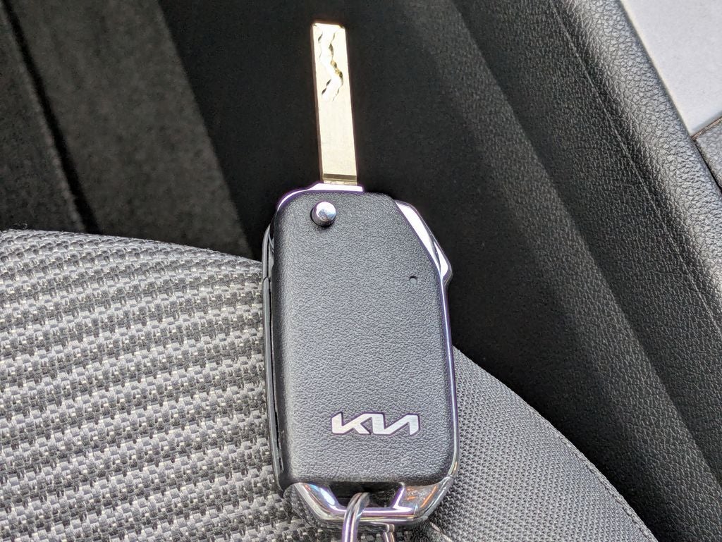 2022 Kia Niro LX