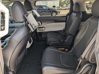 2023 Kia Carnival LX