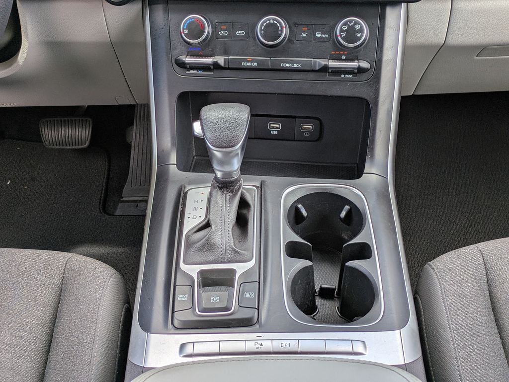 2024 Kia Carnival LX