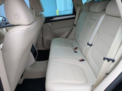 2017 Volkswagen Touareg V6 Sport 4Motion