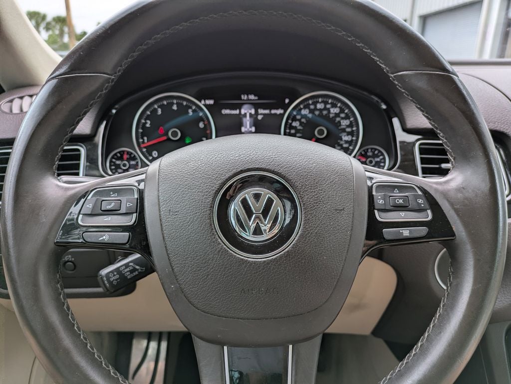 2017 Volkswagen Touareg V6 Sport 4Motion