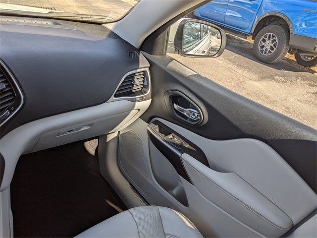 2019 Jeep Cherokee Limited FWD