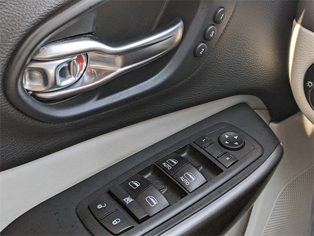 2019 Jeep Cherokee Limited FWD