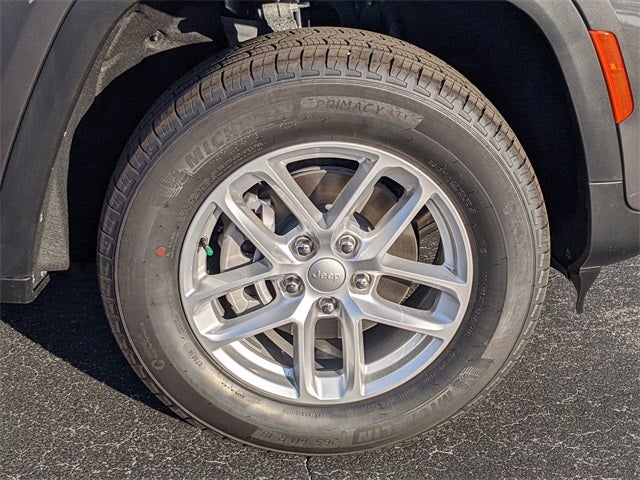 2025 Jeep Grand Cherokee GRAND CHEROKEE LAREDO X 4X2