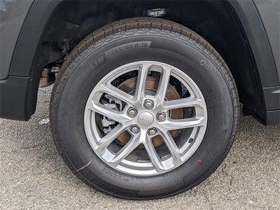 2025 Jeep Grand Cherokee GRAND CHEROKEE LAREDO X 4X2