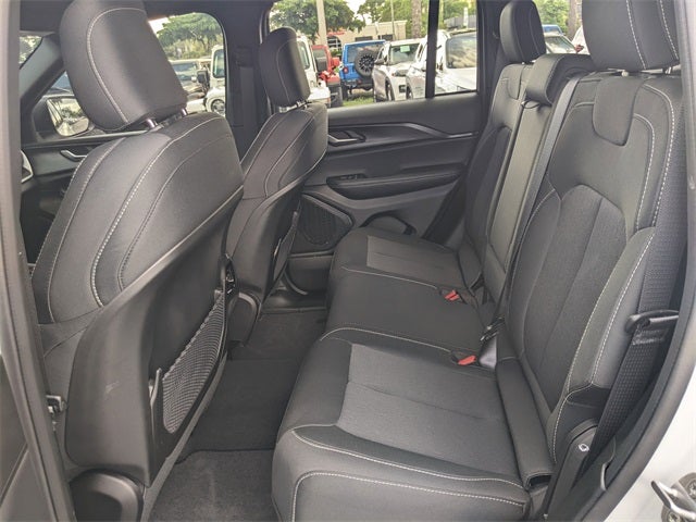 2025 Jeep Grand Cherokee Laredo X 4x2