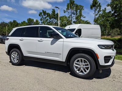 2025 Jeep Grand Cherokee GRAND CHEROKEE LAREDO X 4X2