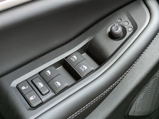 2026 Jeep Grand Cherokee GRAND CHEROKEE LAREDO ALTITUDE 4X2