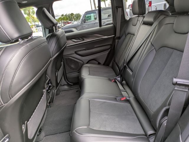 2026 Jeep Grand Cherokee GRAND CHEROKEE LAREDO ALTITUDE 4X2