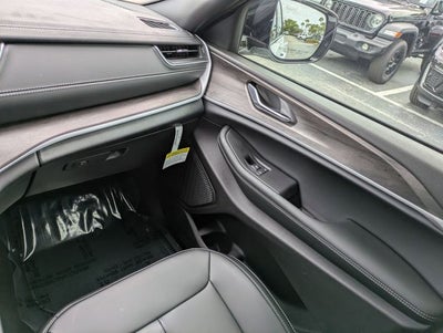 2025 Jeep Grand Cherokee GRAND CHEROKEE LIMITED 4X2