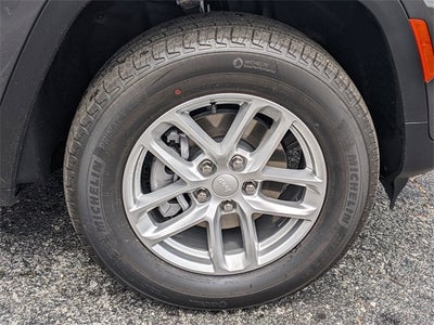 2025 Jeep Grand Cherokee GRAND CHEROKEE LAREDO X 4X4