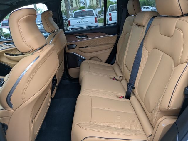 2026 Jeep Grand Cherokee GRAND CHEROKEE SUMMIT 4X4