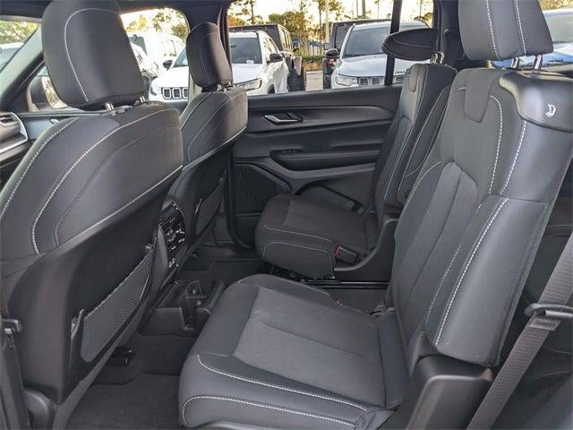 2025 Jeep Grand Cherokee GRAND CHEROKEE L LAREDO X 4X2