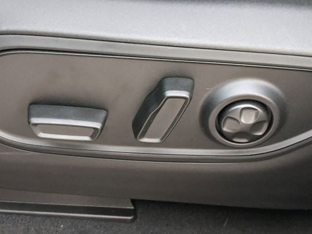 2025 Jeep Grand Cherokee GRAND CHEROKEE L LAREDO X 4X2