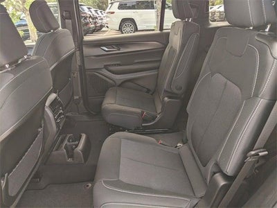 2025 Jeep Grand Cherokee GRAND CHEROKEE L LAREDO X 4X2