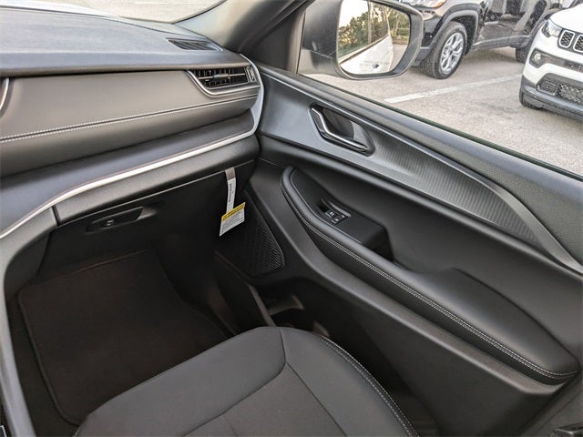 2025 Jeep Grand Cherokee GRAND CHEROKEE L LAREDO X 4X2