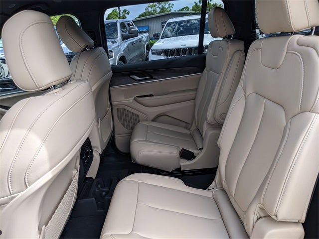 2025 Jeep Grand Cherokee GRAND CHEROKEE L LIMITED 4X2