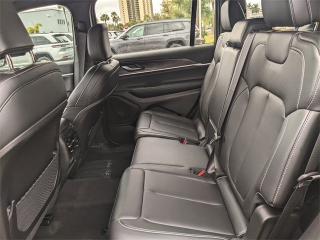 2025 Jeep Grand Cherokee GRAND CHEROKEE L LIMITED 4X2