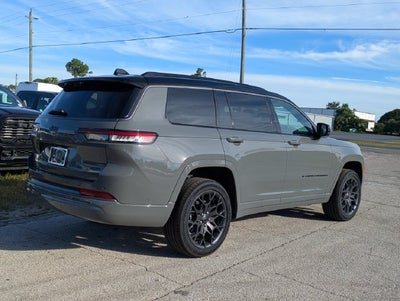 2027 Jeep Grand Cherokee Summit