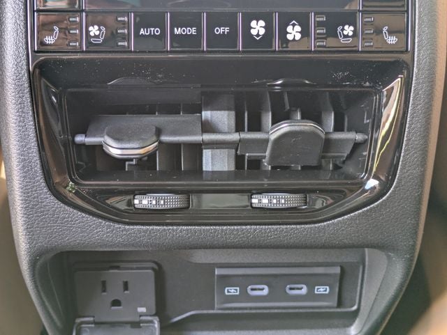 2027 Jeep Grand Cherokee Summit