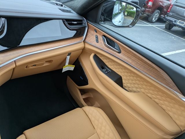 2027 Jeep Grand Cherokee Summit