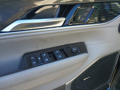 2024 Jeep Wagoneer Base