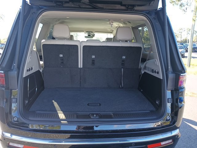 2024 Jeep Wagoneer Base