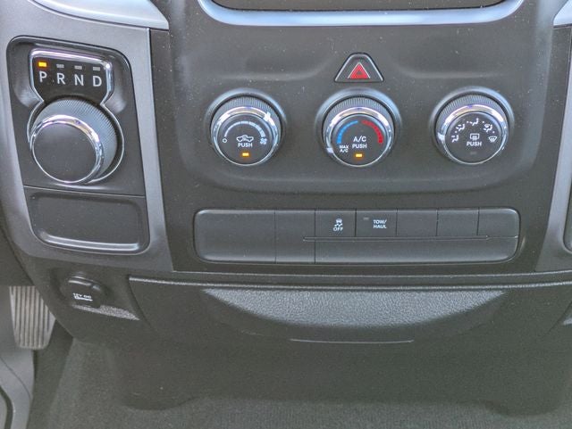 2022 RAM 1500 Classic SLT Crew Cab 4x2 5'7' Box