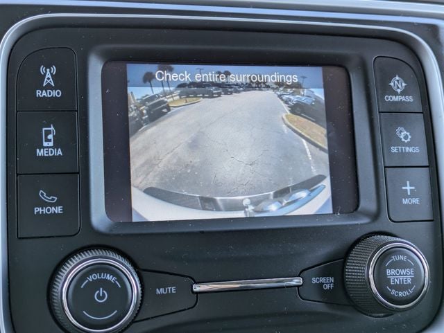 2022 RAM 1500 Classic SLT Crew Cab 4x2 5'7' Box