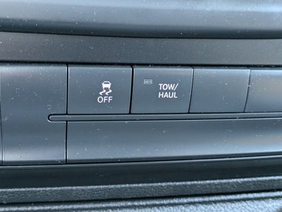 2022 RAM 1500 Classic SLT Crew Cab 4x2 5'7' Box