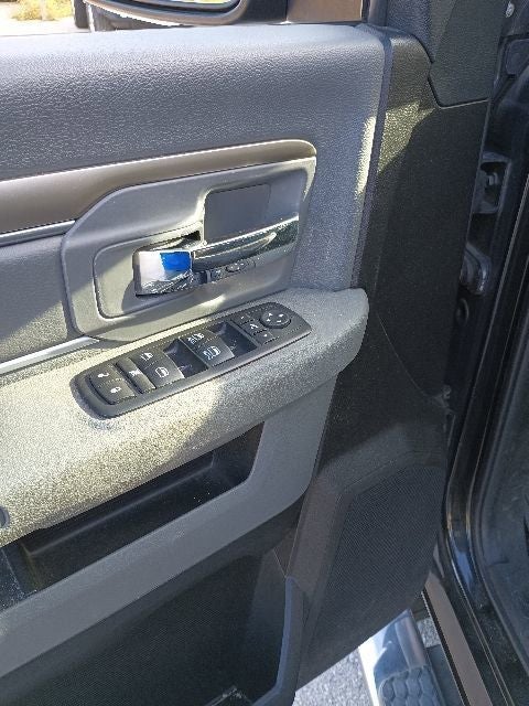 2017 RAM 1500 Big Horn Quad Cab 4x4 6'4' Box