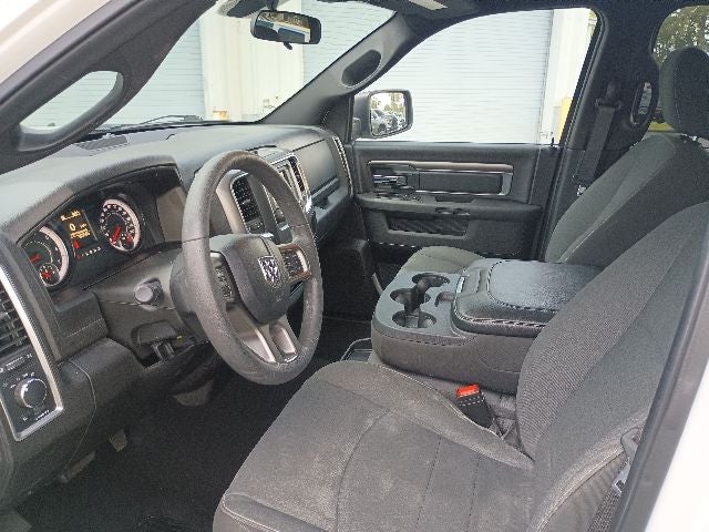 2024 RAM 1500 Classic Warlock Crew Cab 4x4 5'7' Box