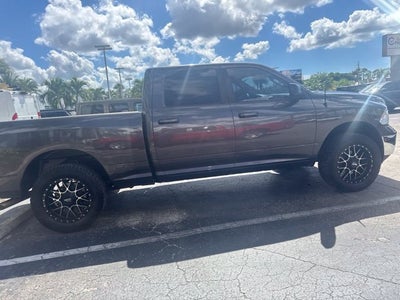 2019 RAM 1500 Classic SLT Crew Cab 4x4 6'4' Box