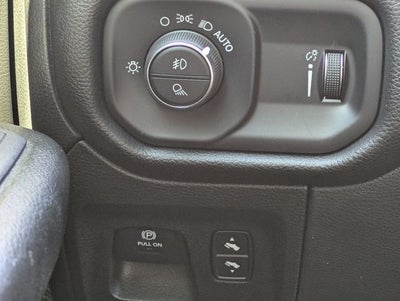 2023 RAM 1500 Big Horn Crew Cab 4x4 5'7' Box