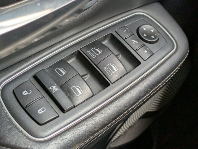 2020 RAM 1500 Limited Crew Cab 4x4 5'7' Box