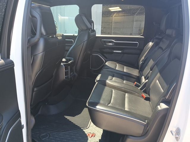 2020 RAM 1500 Laramie Crew Cab 4x4 5'7' Box