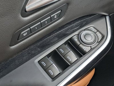 2025 Cadillac XT4 FWD Premium Luxury