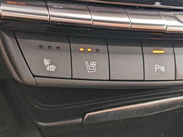 2025 Cadillac XT4 FWD Premium Luxury