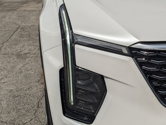 2025 Cadillac XT4 FWD Premium Luxury