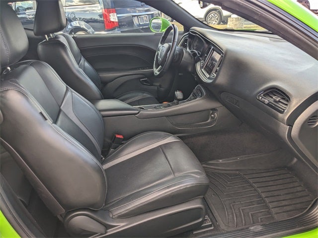 2017 Dodge Challenger SXT Plus